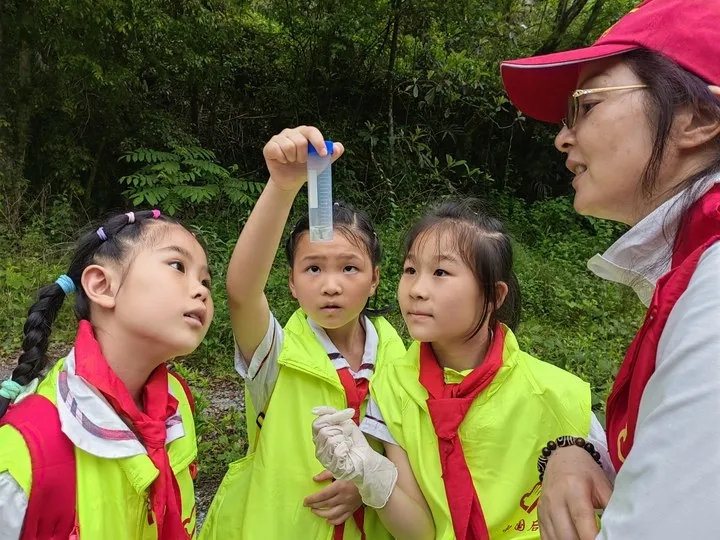 宜昌五峰土家族自治县组织开展科普基地教育实践活动4.png